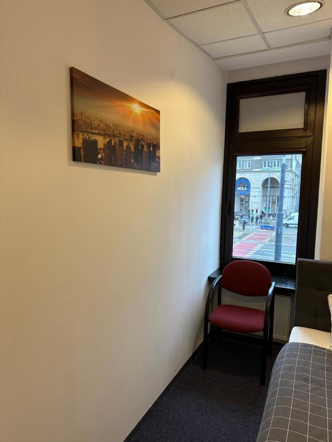 Aleja "Solidarnosci" Varsovie Extérieur photo